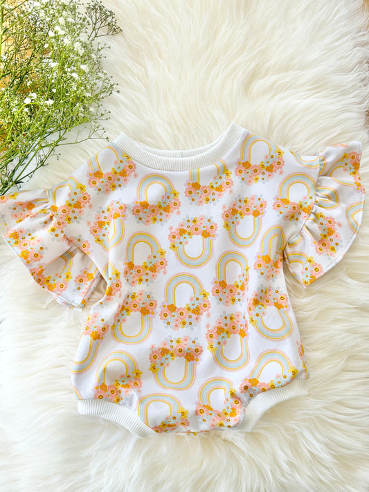 Ruffle sleeves romper for baby girl: Rainbow