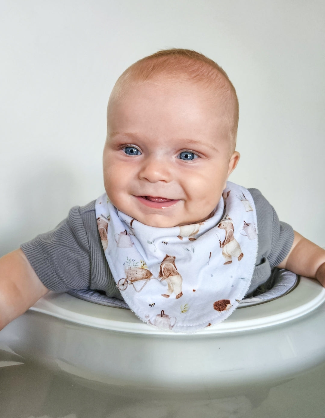 Gender Neutral Gardener Bear Bib - Cute Bandana Style for New Moms and Babies, Baby Shower Gift