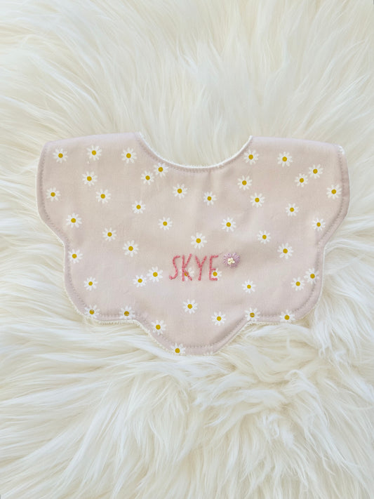 Adorable Personalised Baby Bib: Daisy Scalloped Bib