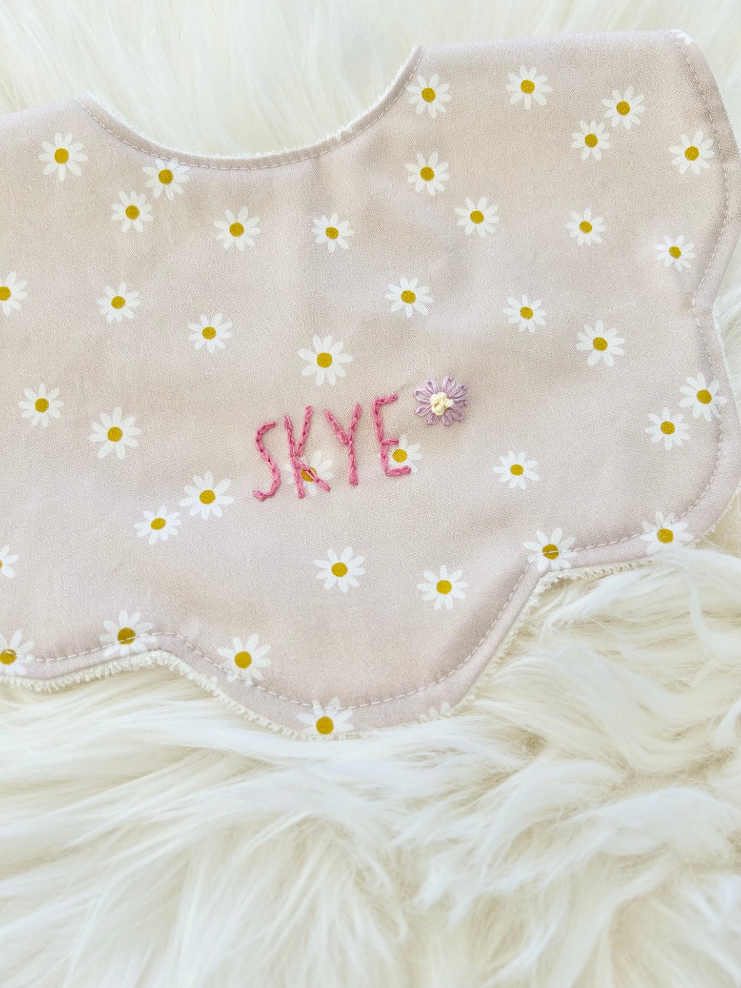 Adorable Personalised Baby Bib: Daisy Scalloped Bib