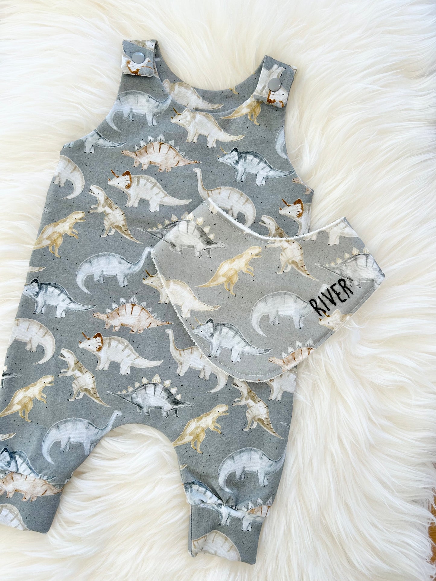 Personalised Baby Bib: Dinosaur