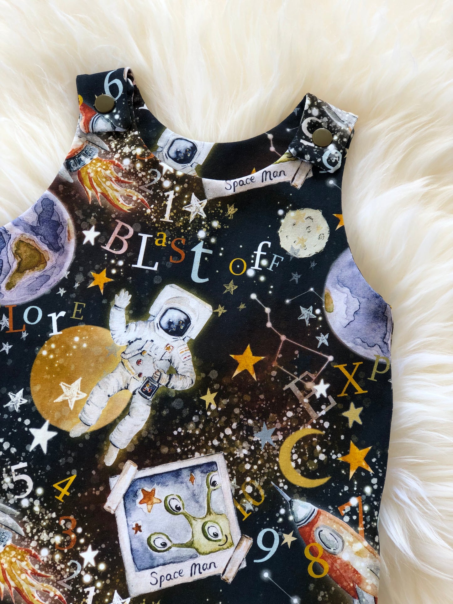 Harem romper: Space