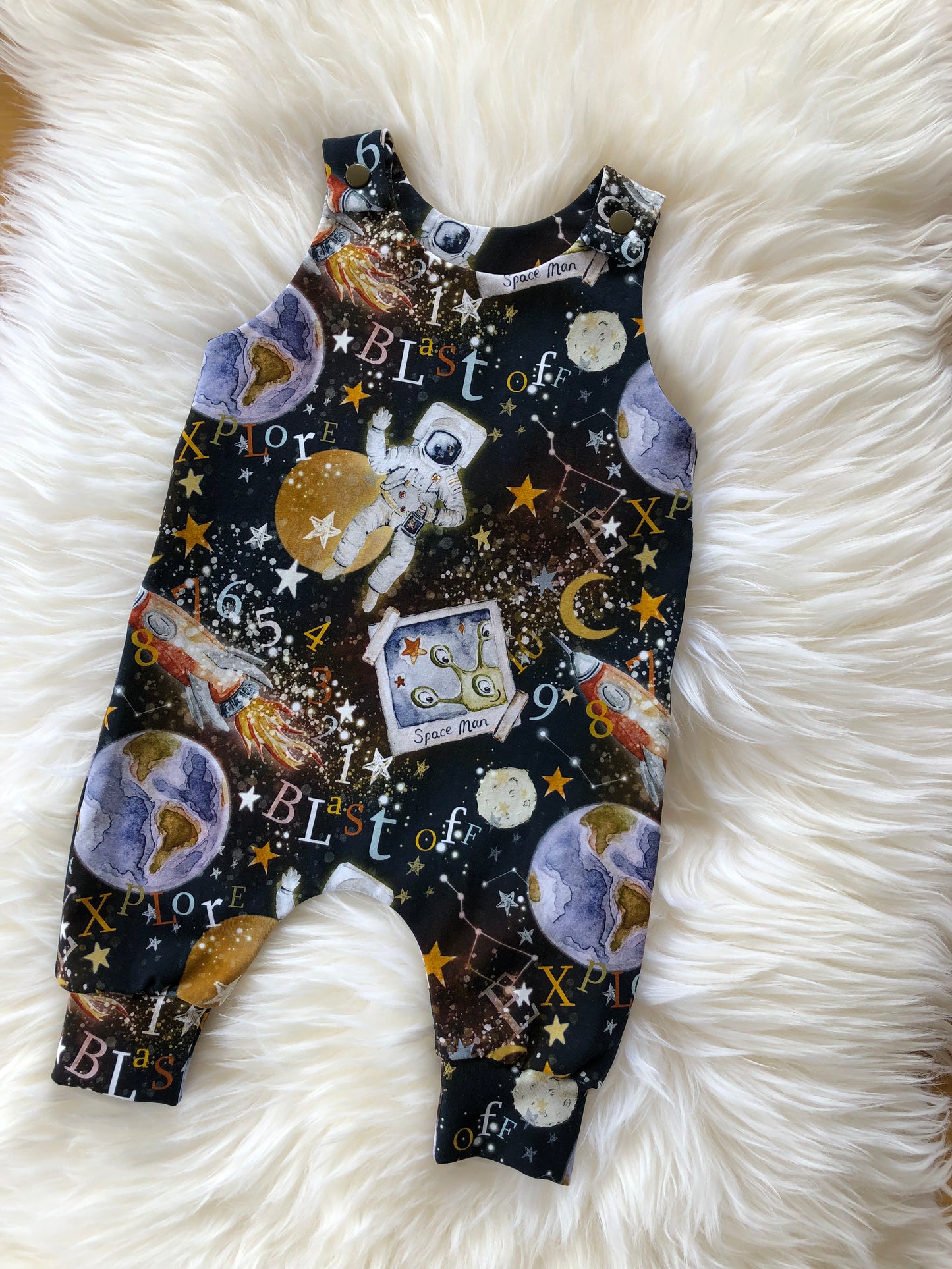 Harem romper: Space