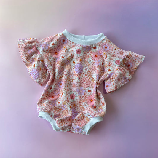 Ruffle sleeves romper for baby girl: Harriette