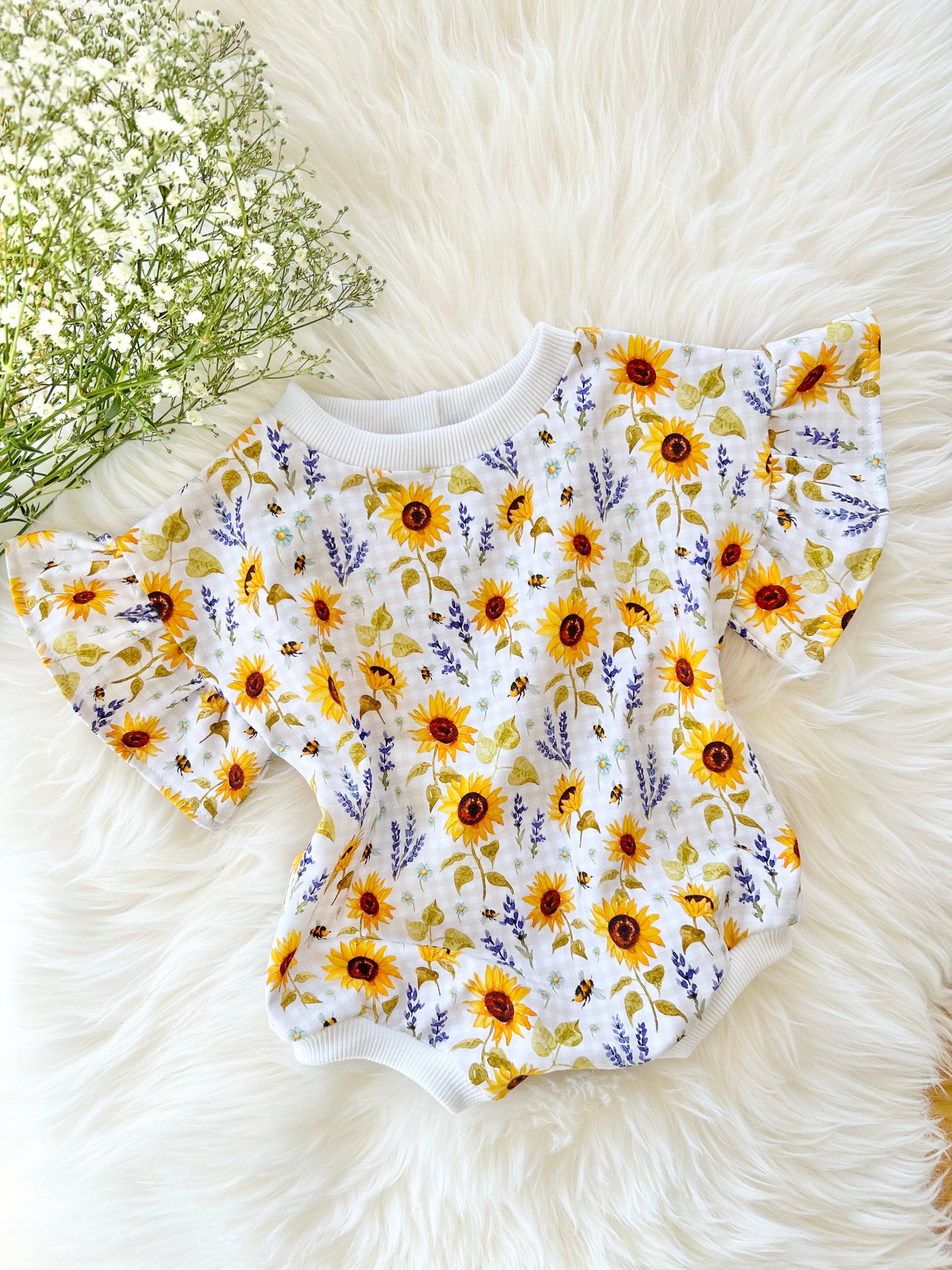 Ruffle sleeves romper for baby girl: Sunflower & Bee