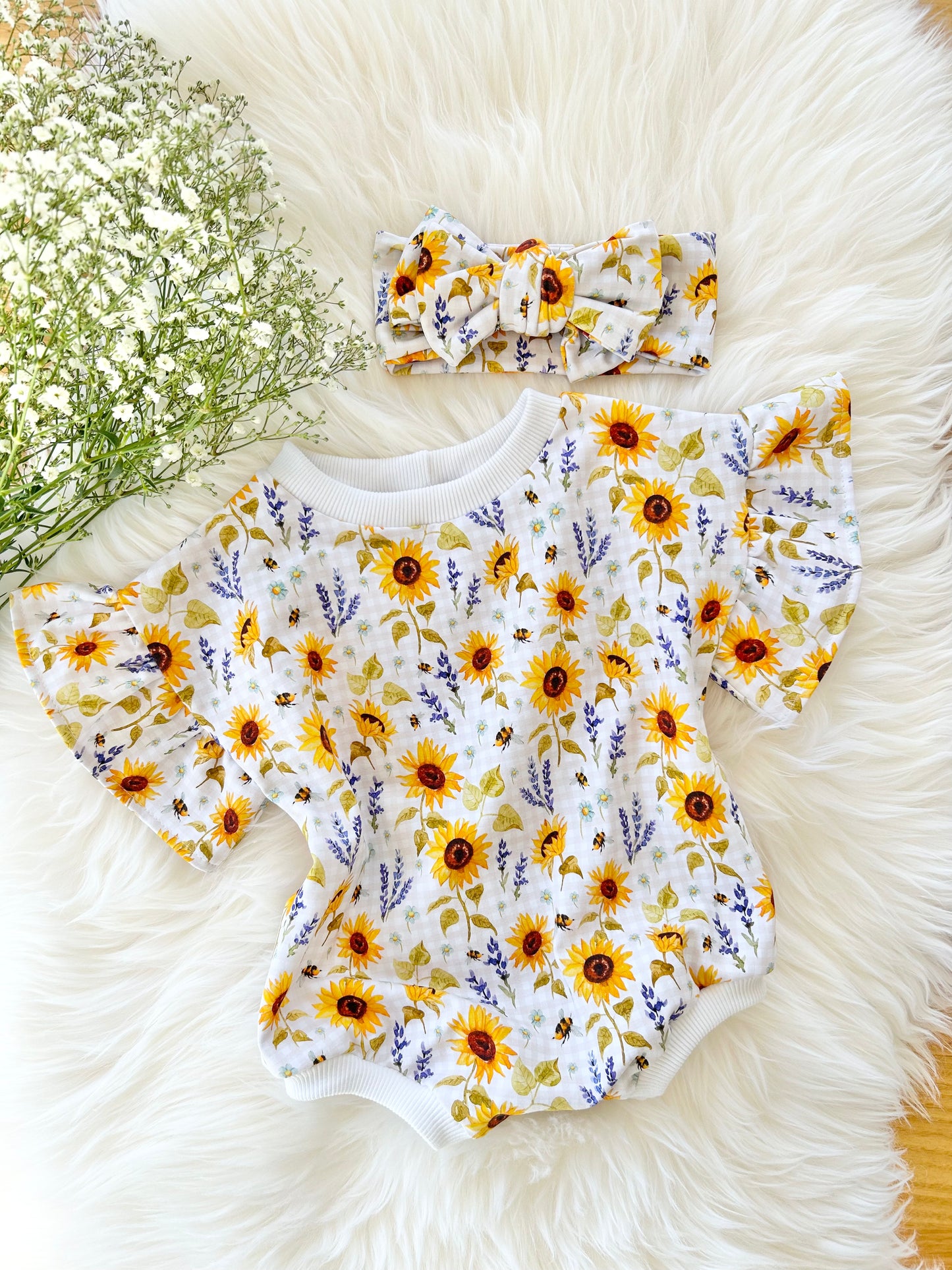 Ruffle sleeves romper for baby girl: Sunflower & Bee