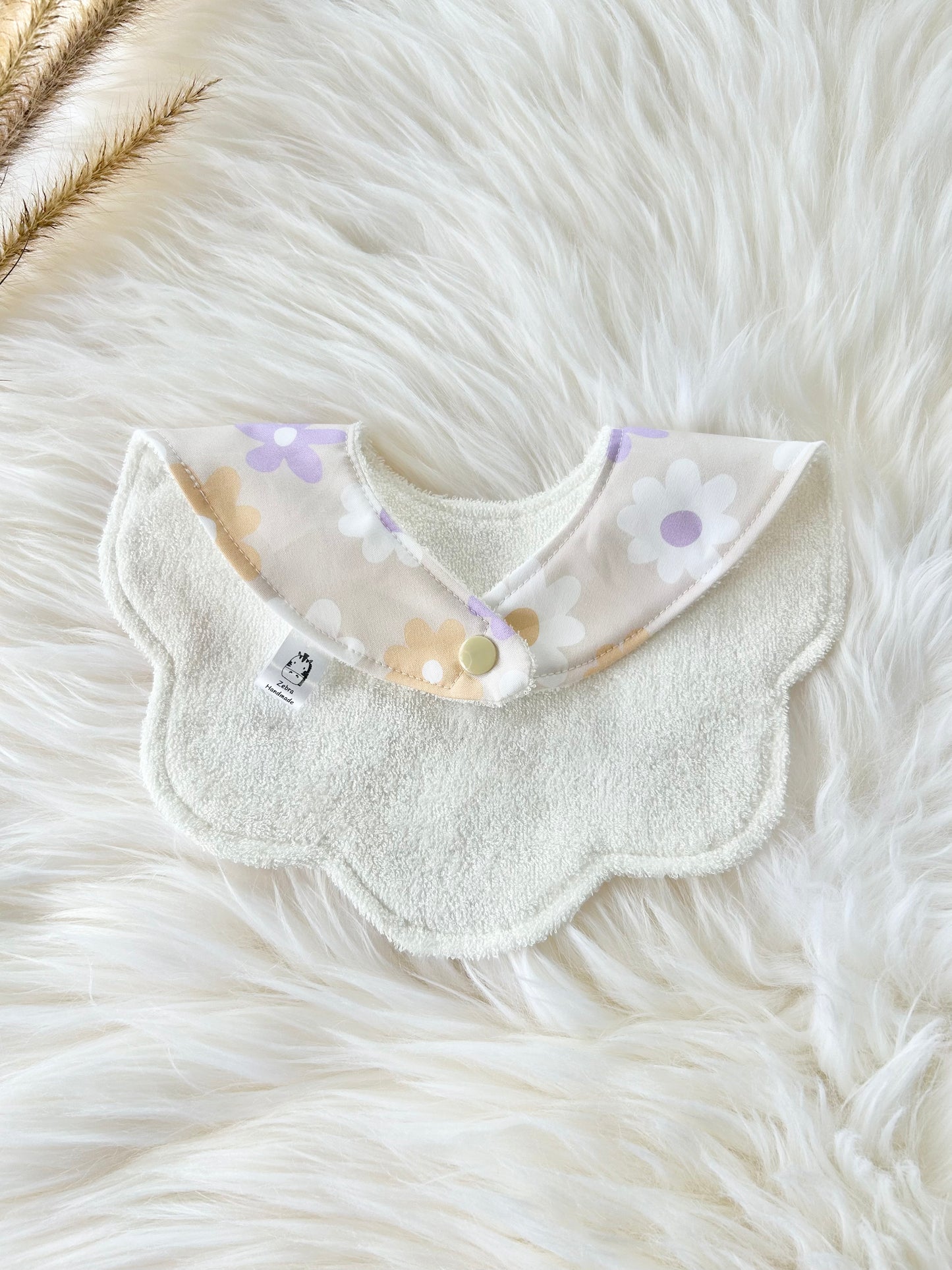 Adorable Personalised Baby Bib: Riley Scalloped Bib